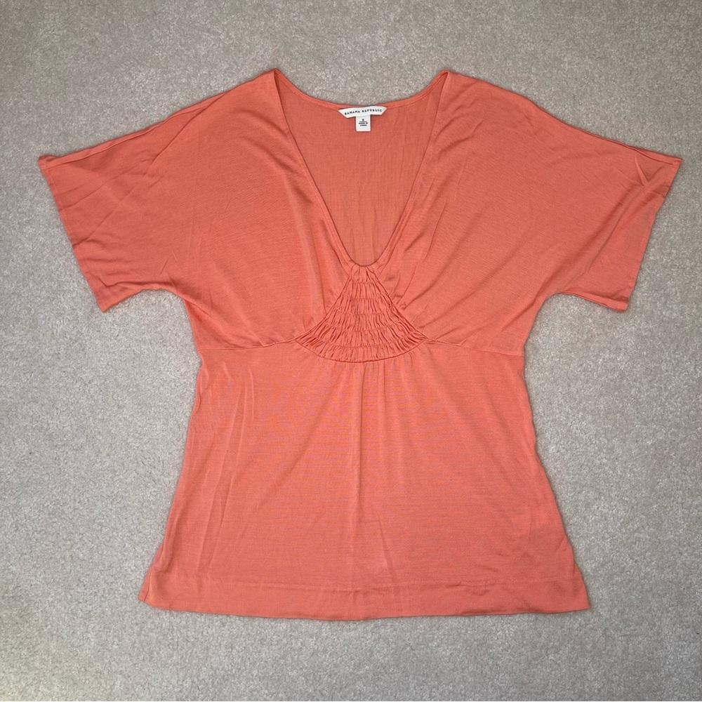 Banana Republic v-neck pink coral shirt blouse silk blend size small